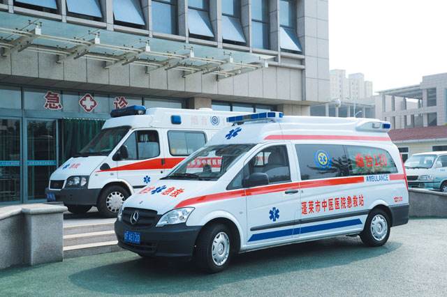 广州救护车厂家跟你聊聊为什么无人避让救护车？02